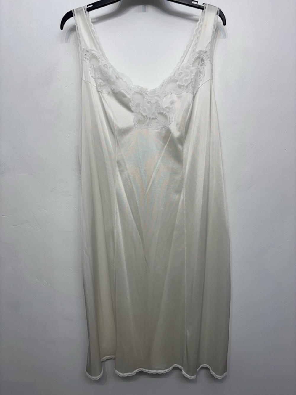 Vintage Sliperfection OffWhite W White Lace Detail Nylon Nightgown Woman Size 46